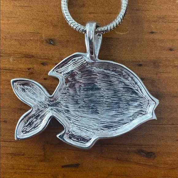 Vintage pop art multicolor fish pendant with silver tone chain NWOT condition - Picture 5 of 9